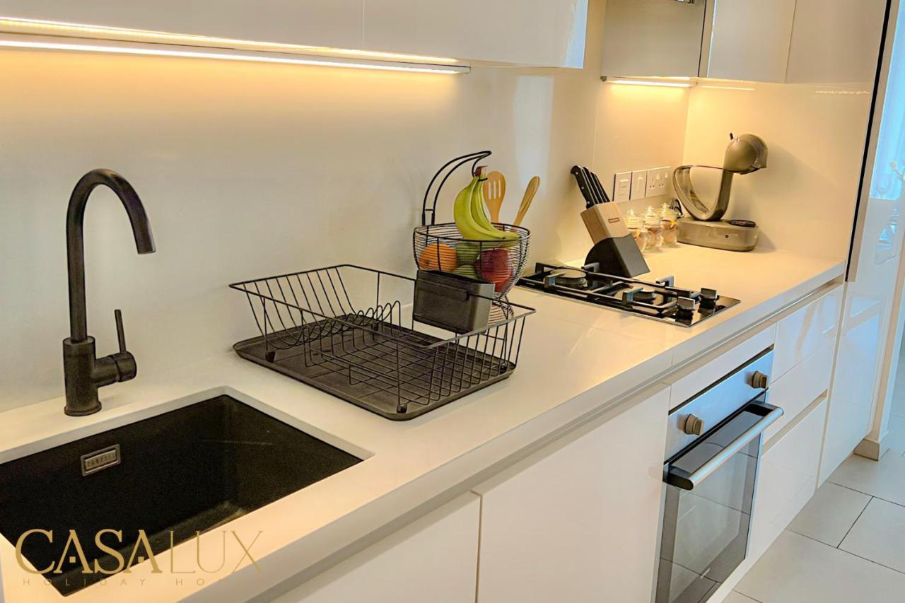 Stunning Std Flat In Dt, With Burj Khalifa View . Ferienhaus